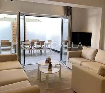 Istra, Premantura, kuća sa 3 luksuzna apartmana i pogledom na more, NKP 315 m2 - cover