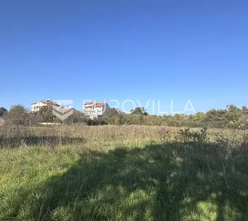 Istra, Rovinj, građevinsko zemljište 4400m2 u zoni M1