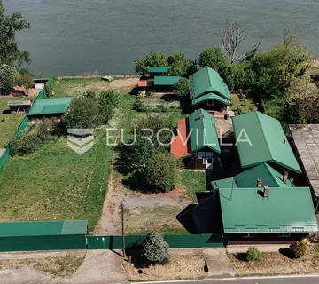 Ilok, Šarengrad, Imanje uz samu obalu Dunava s vlastitim pristupom rijeci - cover