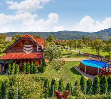 Otočac, Ličko Lešće, drvena kuća za odmor s bazenom sa okućnicom 948 m² - Ličko Lešće, Otočac