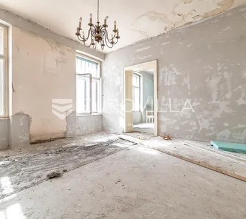 Zagreb, Palmotićeva ulica, odličan četverosoban stan, visoki roh bau s novim liftom 136 m²