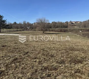 Istra, Poreč, okolica - građevinsko zemljište 1680 m2 na odličnoj poziciji - Tinjan