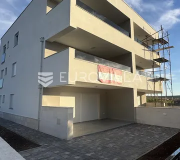 Pag, Povljana, dvosoban stan u modernoj novogradnji