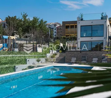 Rijeka, Kostrena, Paveki villa s 2 stana, pomoćnim objektom i bazenom, 279 m² - Paveki, Kostrena