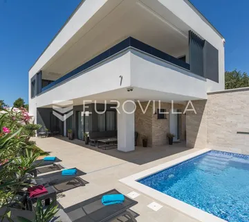 Istra, Medulin, moderna elegantna vila 200 m² blizu mora i plaža