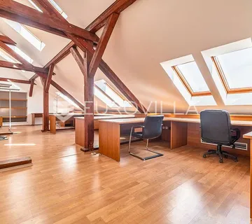 Zagreb, Trg Bana Jelačića, ekskluzivan ured 110 m² na 4. katu