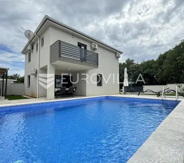 Istra, Medulin, moderna kuća s bazenom, 600 m od mora - Pomer