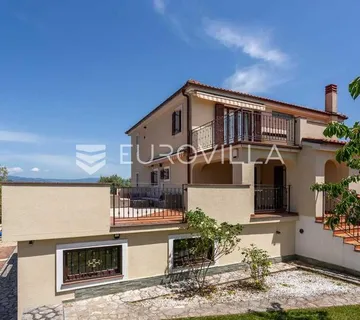 Krk, Dobrinj, rustikalna villa s grijanim bazenom od 60 m², jacuzzijem, saunom i fitnessom - Sveti Vid Dobrinjski, Dobrinj