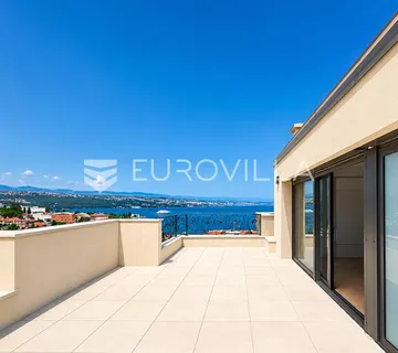 Opatija, Centar, luksuzan četverosoban penthouse 204 m², 200 m od mora