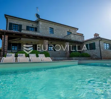 Istra, Sveti Lovreč, kamena vila 269 m2 s bazenom, velikim vrtom i pogledom na more - cover