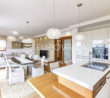 Šestine, prekrasan četverosoban penthouse 140 m²