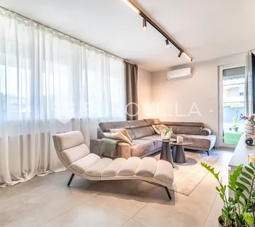 Zagreb, Fijanova, ekskluzivan trosoban stan s terasom i garažnim parkirnim mjestom, 91 m²