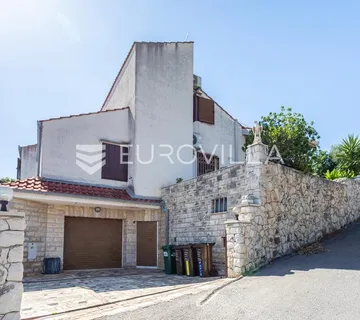 Čiovo, lijepa samostojeća kuća s otvorenim pogledom na more - Trogir