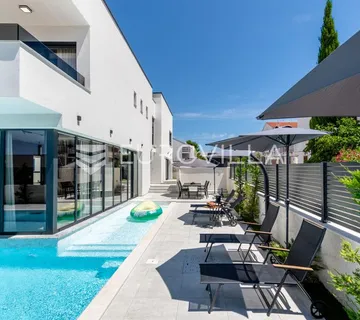 Zadar, Vrsi, Luksuzna vila s bazenom 261 m² - cover