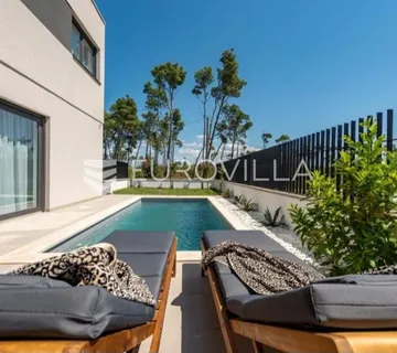 Zadar, Privlaka Luksuzna dizajnerska vila s bazenom neto korisne površine 134,83 m²