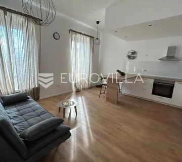 Rijeka, Banderovo, adaptirean i novonamješten stan 51, 52 m²
