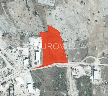 Brač, građevinsko zemljište u gospodarskoj zoni Nerežišća (10 600 m2) - cover