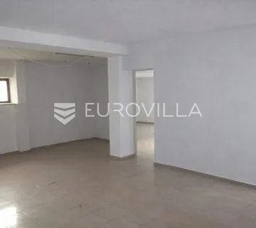 Donji Miholjac, Centar, prodaja prostranog poslovnog prostora površine 122,40 m²