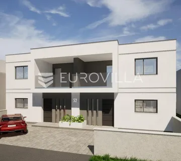 Slavonski Brod, Kolonija, četverosoban dvoetažni stan s vrtom, 162,63 m² - cover