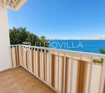 SENJ, trosoban stan 105 m², s pogledom na more