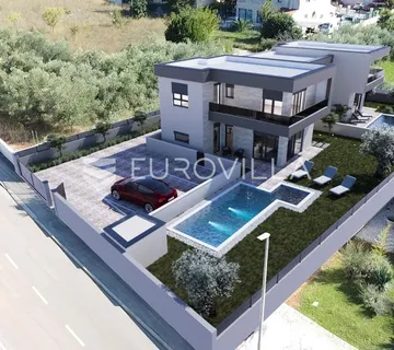 Medulin, Medulin, kvalitetna i moderna duplex kuća A, s grijanim bazenom 30 m² i garažom, 146 m²