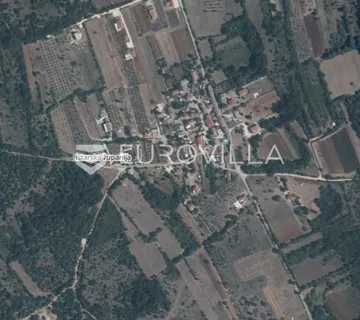 Istra, Smoljanci - građevinsko zemljište 707 m² mirna lokacija