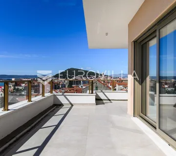 Split, prekrasan penthouse s pogledom na more i grad - cover