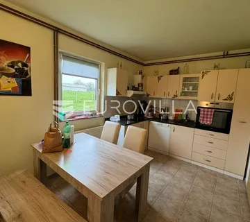 Podgorje Bračevačko, prekrasna katnica 103 m²