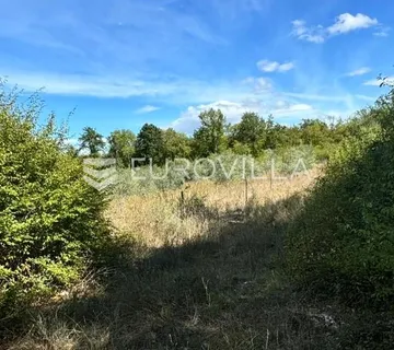 Poreč, Nova Vas - poljoprivredno zemljište u oazi mira - cover