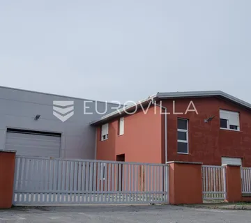 Vinkovci, Jošine, hala 364.60 m² s pomoćnom zgradom uredske namjene 104.80 m²
