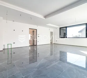 Zagreb, Šalata novoizgrađena obiteljska vila 250m2 - cover