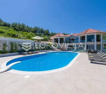 Korčula, atraktivna vila prvi red do mora - cover
