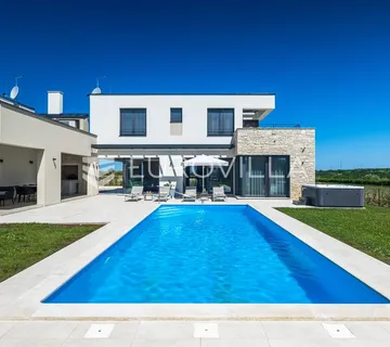 Istra, Brtonigla, moderna vila s bazenom i jacuzzijem - cover