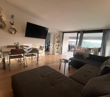 Fažana, Valbandon, prostrani četverosobni stan 90 m² - cover
