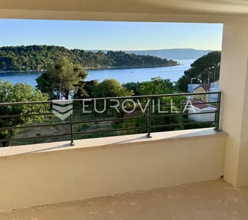 Cres, Melin, ekskluzivan stan 135 m², drugi red do mora