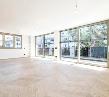 Zagreb, Medvedgradska, luksuzan četverosobni penthouse s bazenom 324 m²