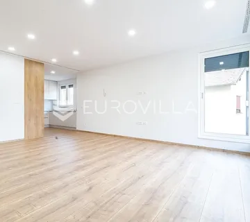 Zagreb, Mlinovi, luksuzan četverosoban stan 152 m² u duplex kući s garažom