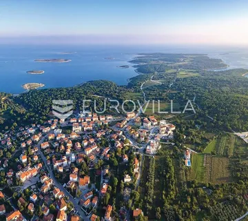 Istra, Premantura, duplex kuća 260 m² s pogledom na more i bazenom 24 m² - Premantura, Medulin