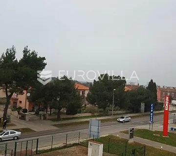 Istra, Rovinj, najam poslovne zgrada 1260 m² na frekventnoj lokaciji