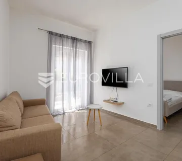 Istra, Pula, stan s bazenom, odlična prilika za investiciju i odmor