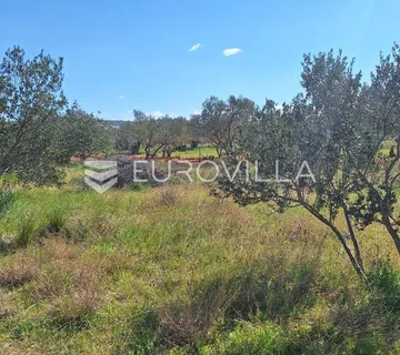 Šibenik, uređeno građevinsko zemljište, 1525 m² - Dubrava kod Šibenika, Šibenik