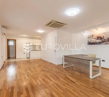 Varaždin, Centar, atraktivan poslovni prostor površine 228 m²