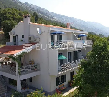 Omiš, Marušići, apartmanska kuća - cover