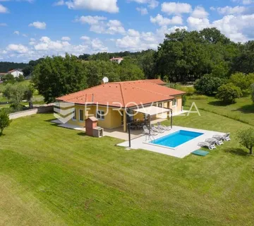 Istra, okolica Rovinja, dugoročni najam prizemnice s bazenom i velikom okućnicom - cover