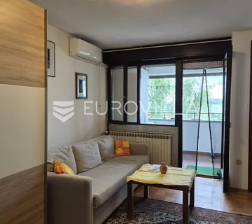 Zagreb, Novi Zagreb, Dugave dvosoban stan 53 m², 4. kat, lift