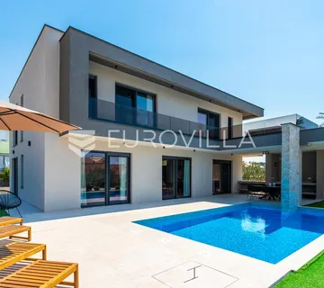 Brodarica, moderna vila s bazenom, 283,62 m² - Brodarica, Šibenik