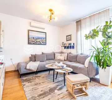 Zagreb, Špansko, predivan četverosoban dvoetažan stan površine 125,77 m²