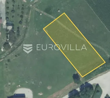 Petrijanec, građevinsko zemljište površine 2064 m²