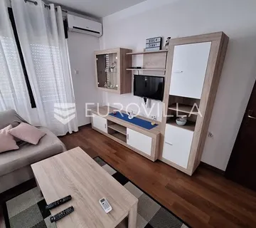 Slunj, Taborište, kuća 440 m², 3 stana, gospodarska zgrada, mirna lokacija - cover