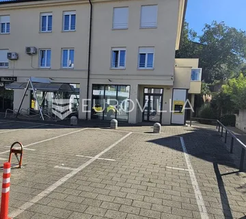 Viškovo, centar poslovni prostor, 420 m2, 6 parking mjesta
